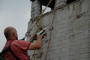 Chimney-dangerous-hanging