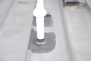 Meatl-roof-Seams-tarred