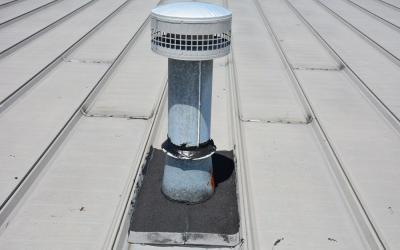 Metal Roof Repairs or Recovery – we specialize in fixing metal roofs